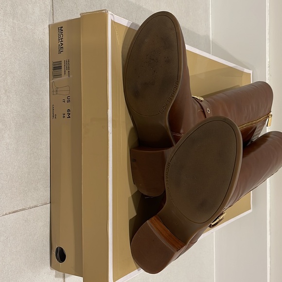 Michael Kors Heather Boot - Picture 5 of 6